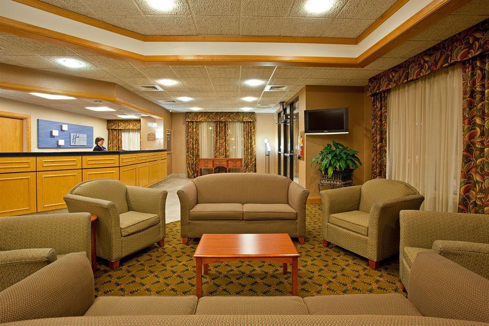 Holiday Inn Express & Suites Johnstown By Ihg Exterior foto