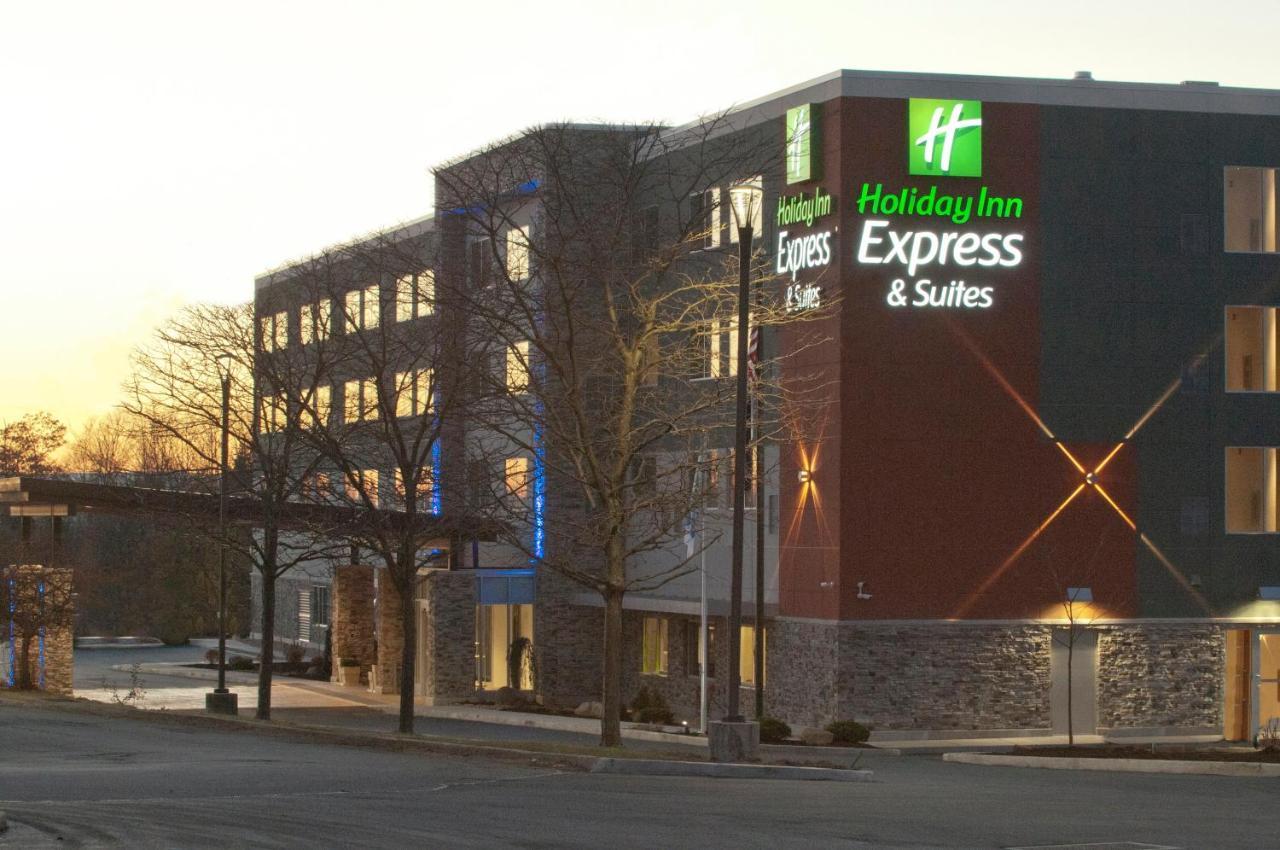 Holiday Inn Express & Suites Johnstown By Ihg Exterior foto