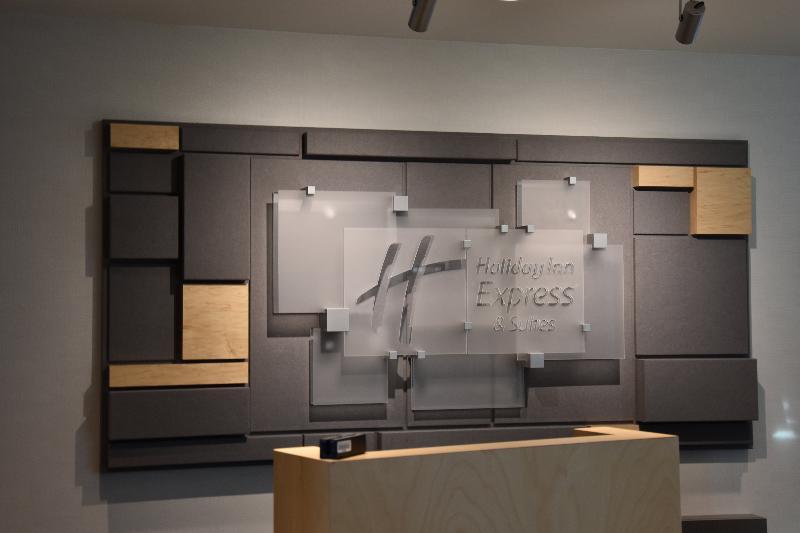 Holiday Inn Express & Suites Johnstown By Ihg Exterior foto
